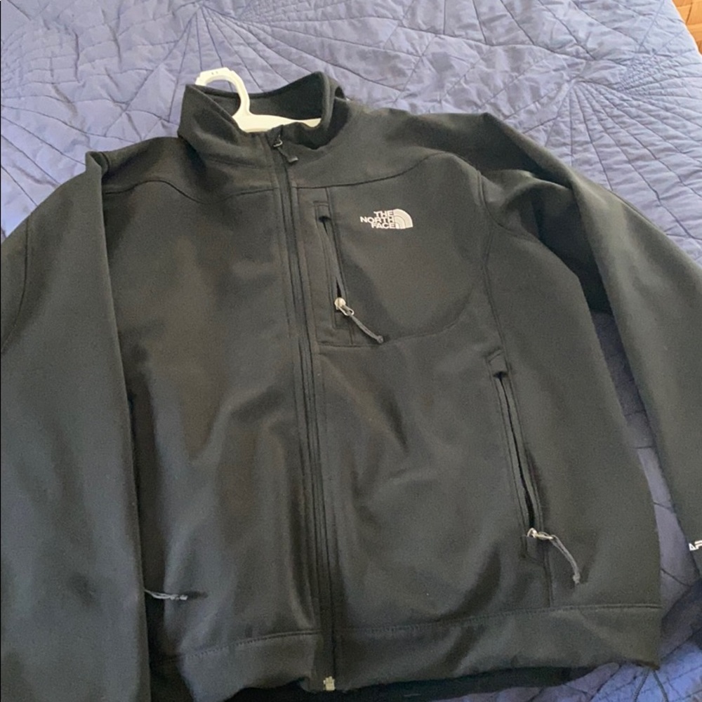 Medium Northface windbreaker